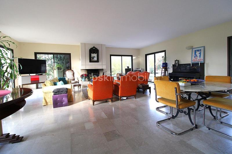 Demeure - 190 m² - 5 pièces