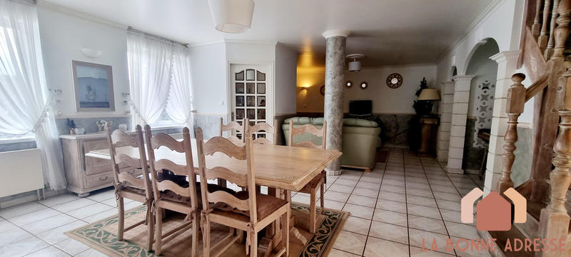 Villa - 220 m² - 6 pièces