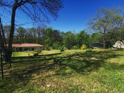 Terrain constructible - 1 000 m²