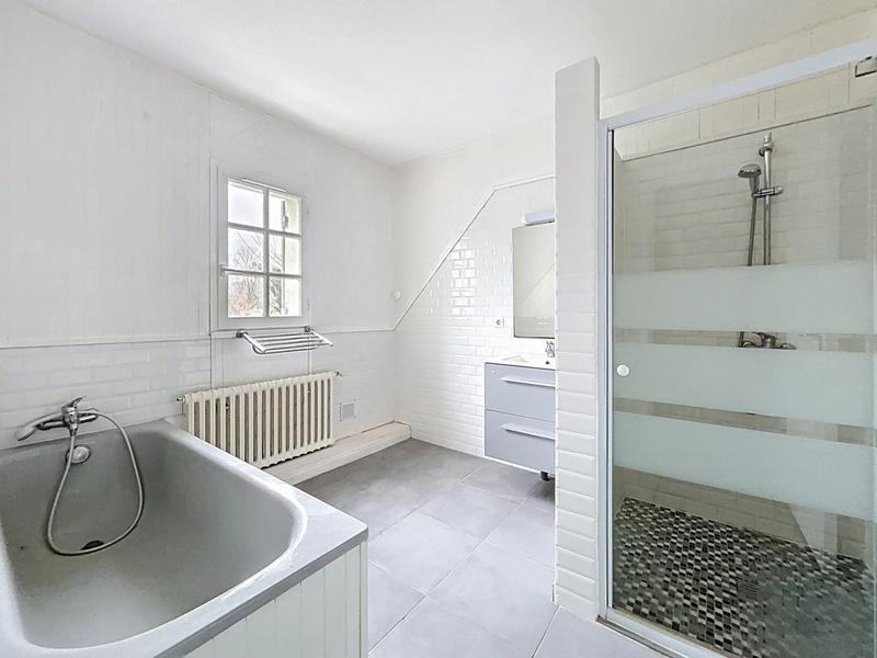 Maison - 104 m² - 5 pièces