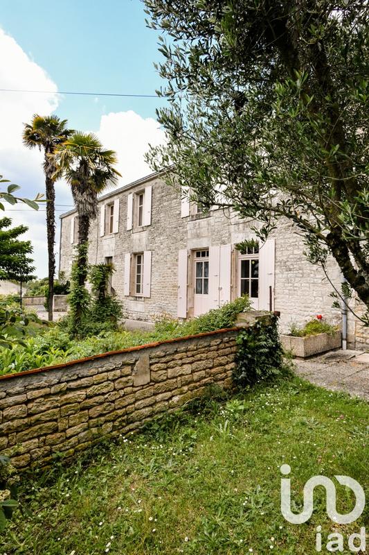 Maison - 213 m² - 8 pièces