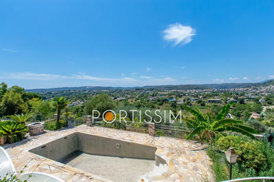 Maison - 181 m² - 7 pièces