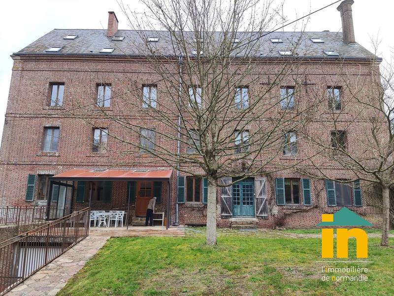 Demeure - 715 m² - 10 pièces