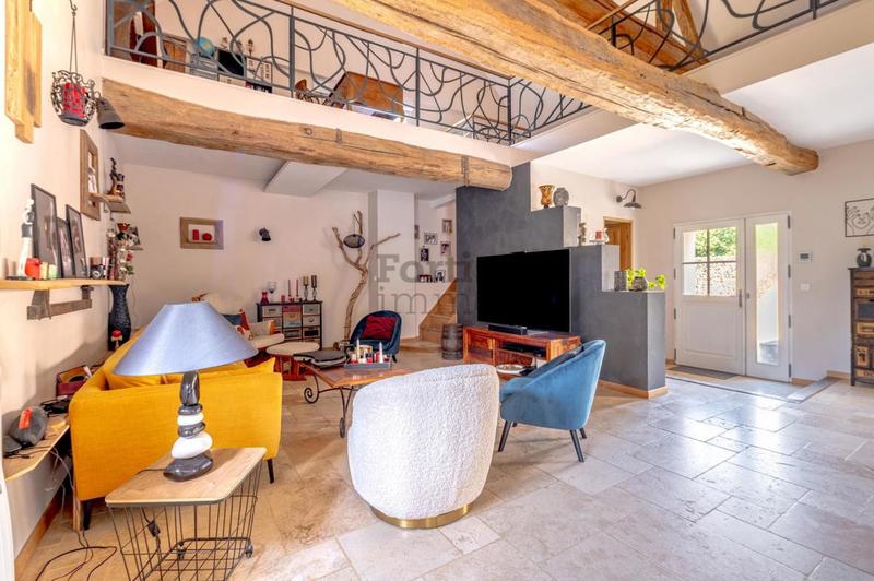 Corps de ferme - 353 m² - 11 pièces