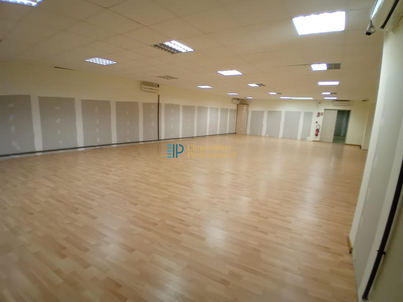 Local commercial - 275 m² - 3 pièces