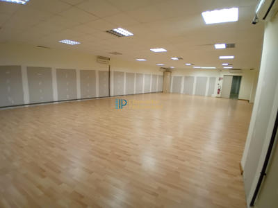 Local commercial - 275 m² - 3 pièces