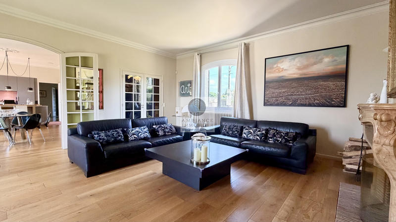 Maison - 284 m² - 8 pièces