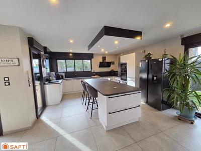 Maison - 127 m² - 5 pièces