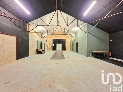 Maison - 300 m² - 4 pièces