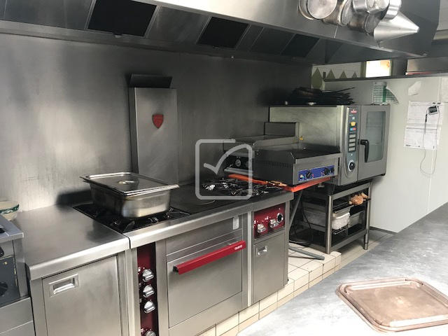 Maison de village - 250 m² - 10 pièces