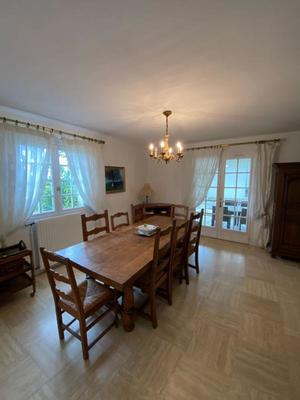 Maison - 291 m² - 9 pièces