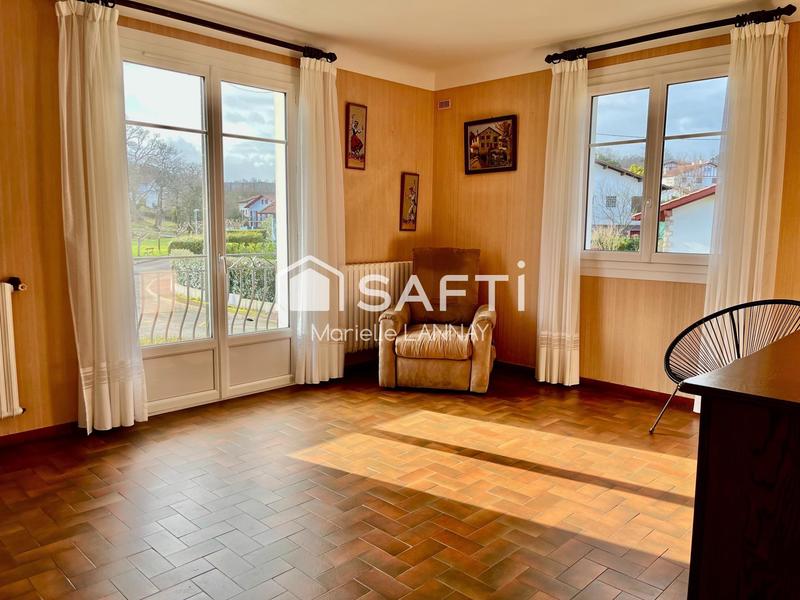 Villa - 180 m² - 8 pièces