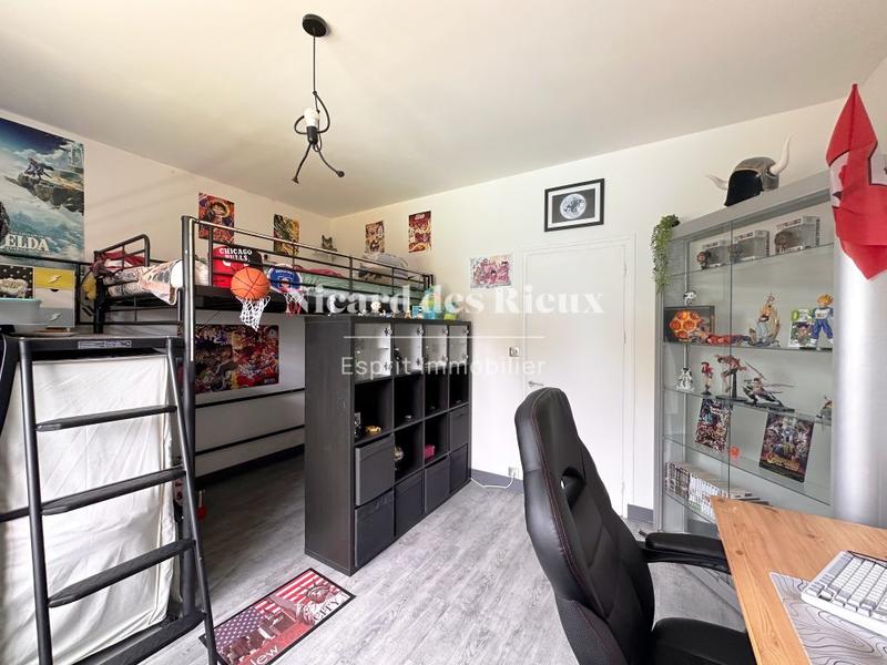 Maison - 201 m² - 7 pièces