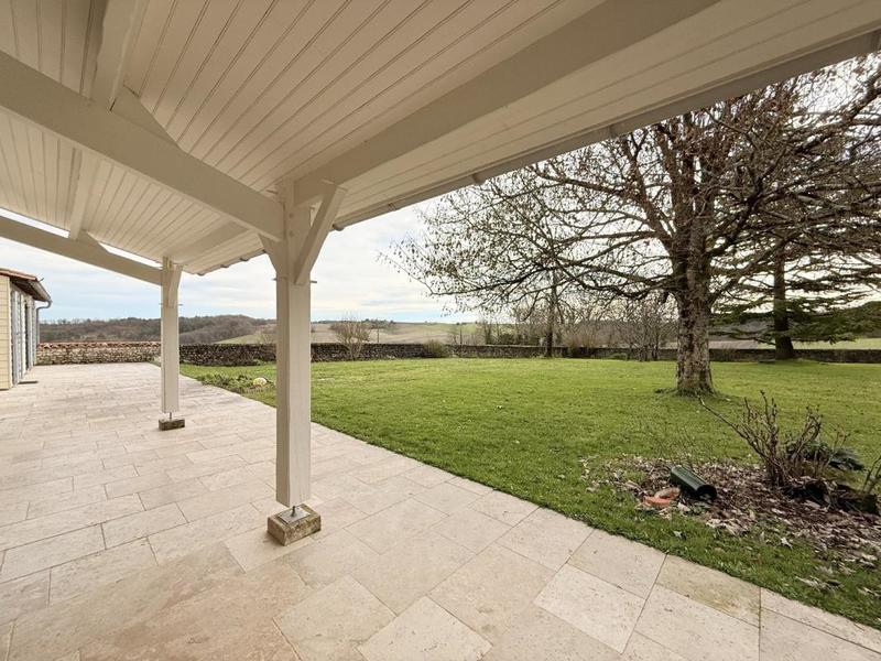 Maison - 238 m² - 5 pièces