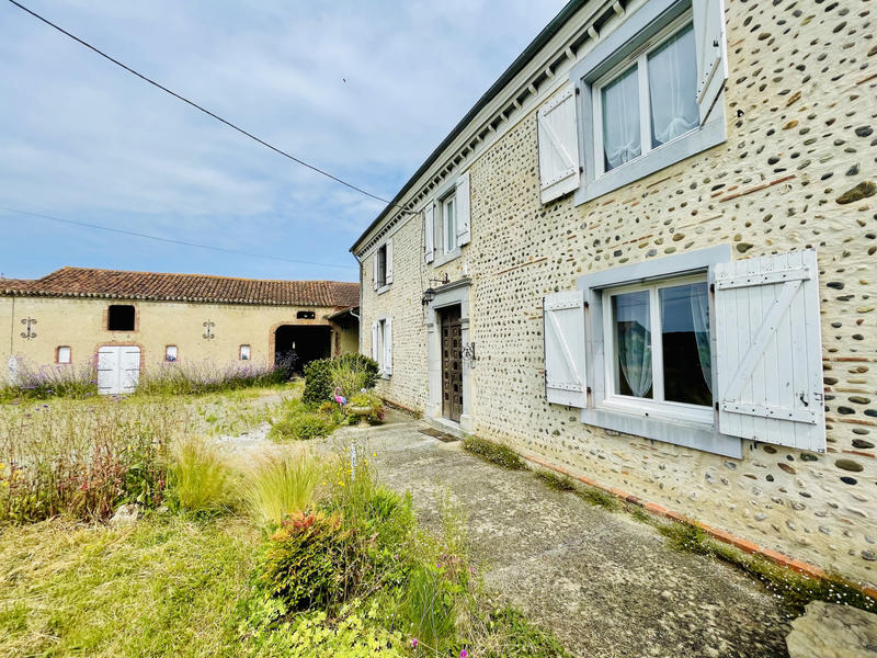 Maison - 190 m² - 5 pièces