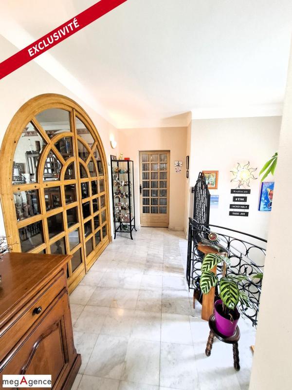 Maison - 220 m² - 7 pièces