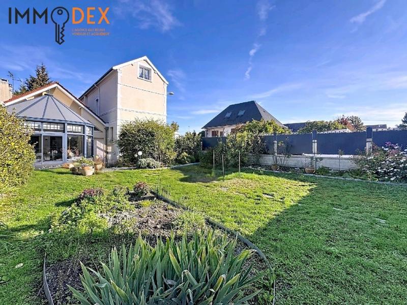 Maison - 226 m² - 7 pièces