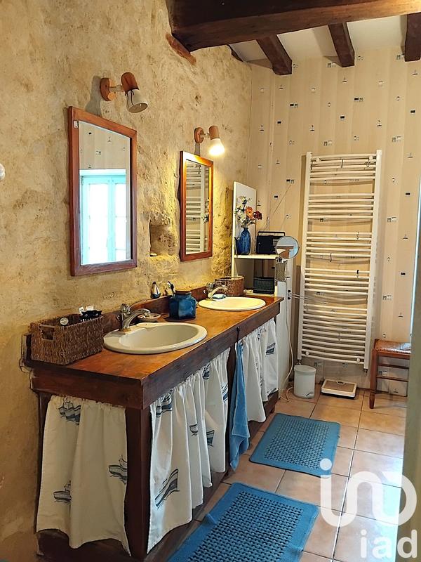 Maison - 227 m² - 7 pièces