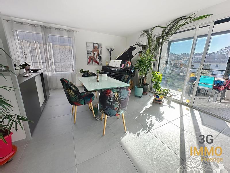 Appartement - 82 m² - 3 pièces