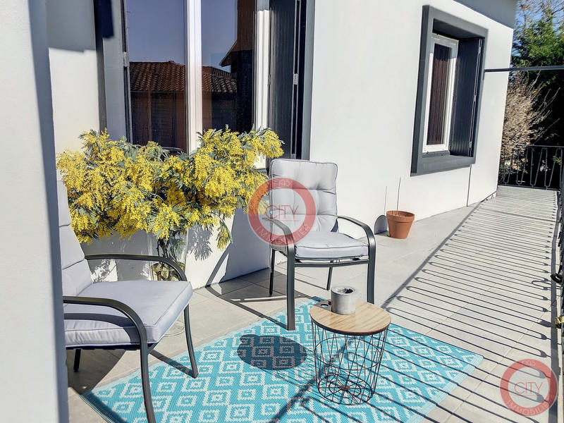 Maison traditionnelle - 223 m² - 9 pièces