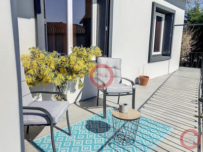 Maison traditionnelle - 223 m² - 9 pièces