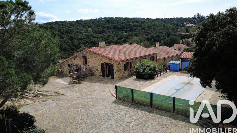 Maison - 275 m² - 10 pièces