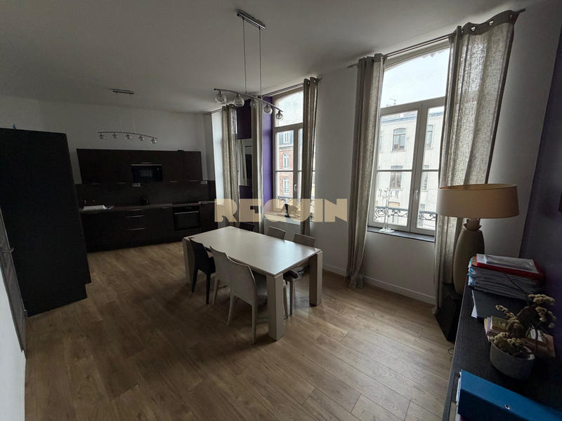 Appartement - 96 m² - 5 pièces