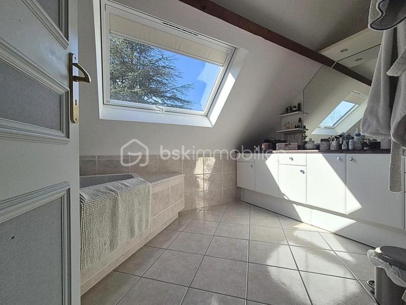 Maison traditionnelle - 136 m² - 6 pièces