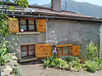 Maison de village - 67 m² - 4 pièces