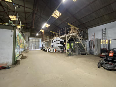 Local d'activités - 715 m²