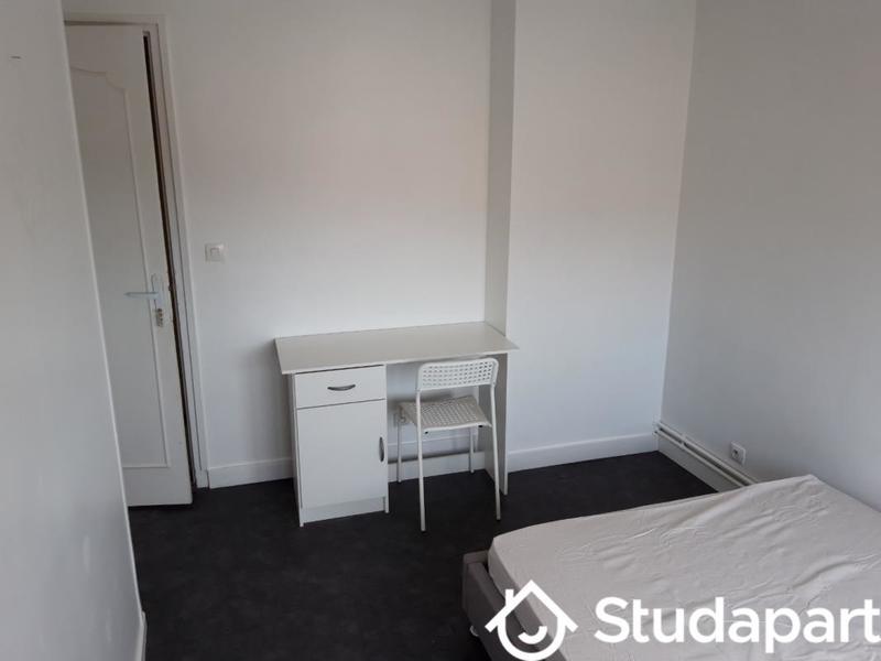 Chambre - 10 m² - 1 pièce