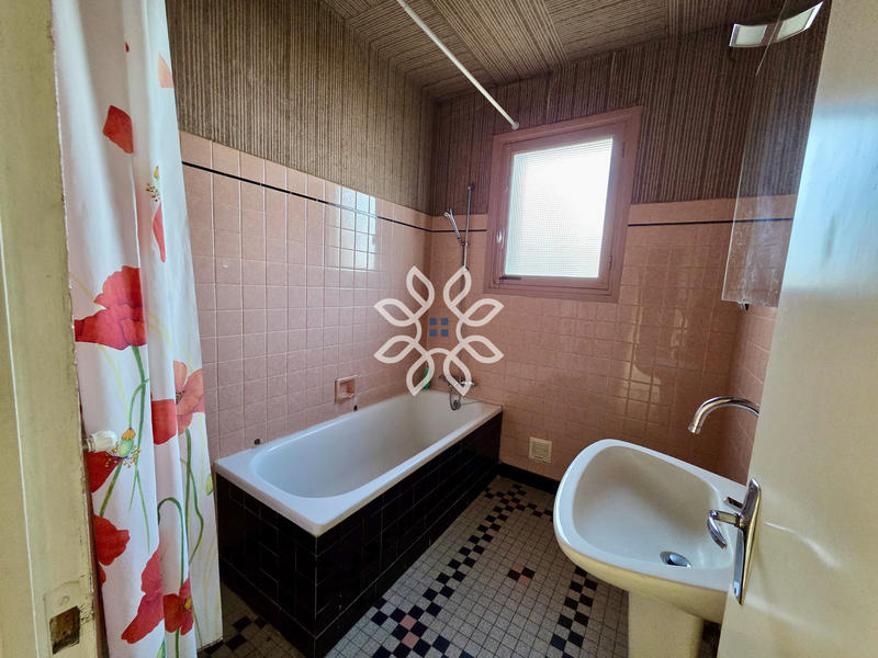 Maison - 146 m² - 9 pièces