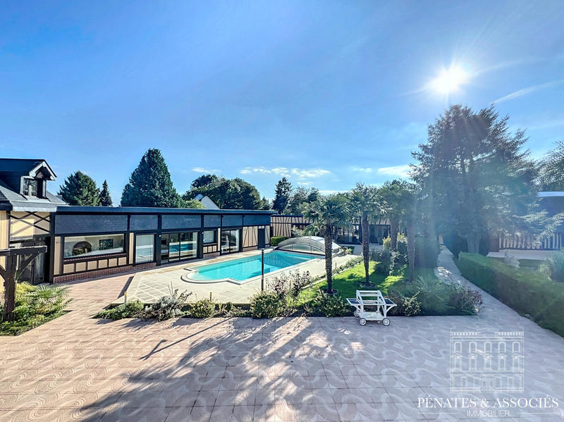 Villa - 360 m² - 6 pièces