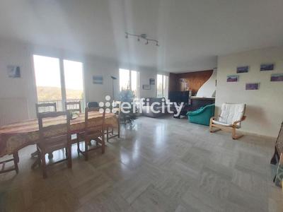 Maison - 160 m² - 8 pièces