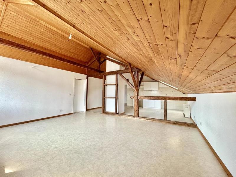 Appartement - 90 m² - 4 pièces