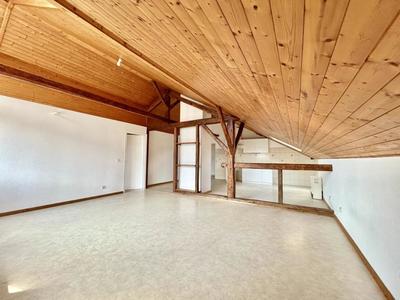 Appartement - 90 m² - 4 pièces