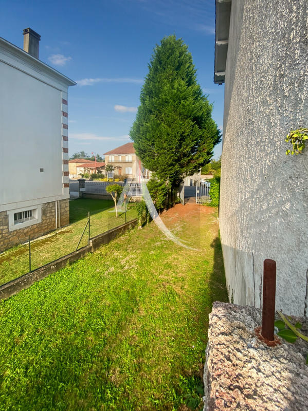 Maison - 230 m² - 7 pièces