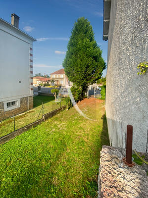 Maison - 230 m² - 7 pièces