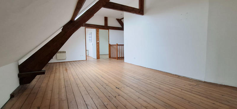 Maison - 140 m² - 9 pièces