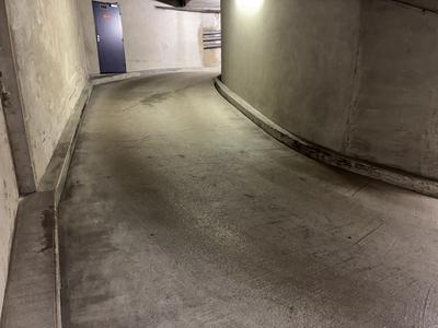 Parking / Garage - 11 m²