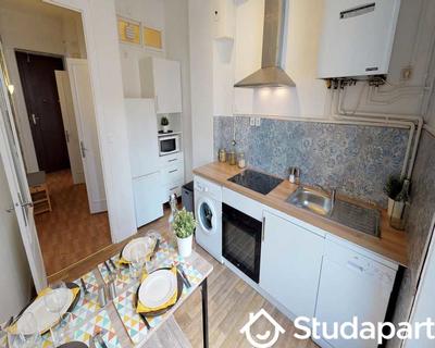 Chambre - 80 m² - 1 pièce