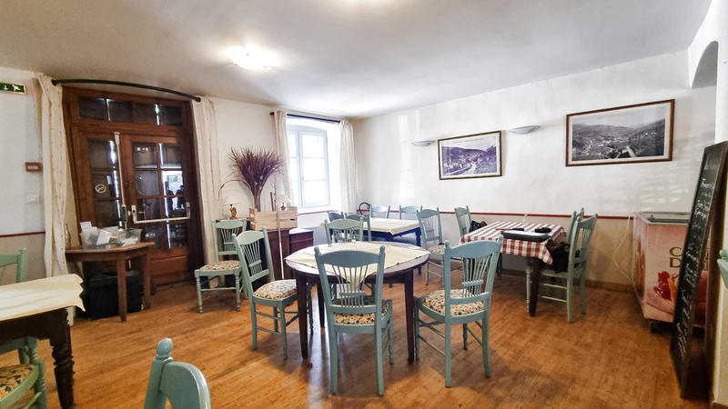 Maison - 324 m² - 12 pièces