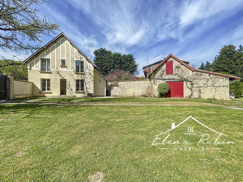 Propriété - 251 m² - 10 pièces