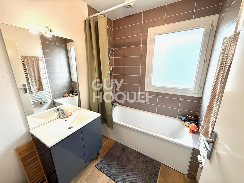 Maison - 90 m² - 4 pièces