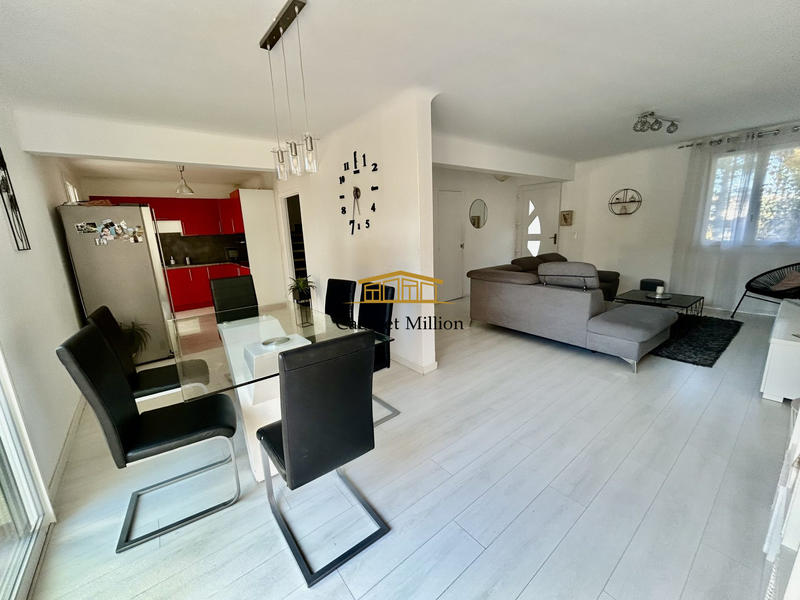 Maison - 102 m² - 5 pièces