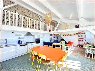 Maison - 244 m² - 11 pièces