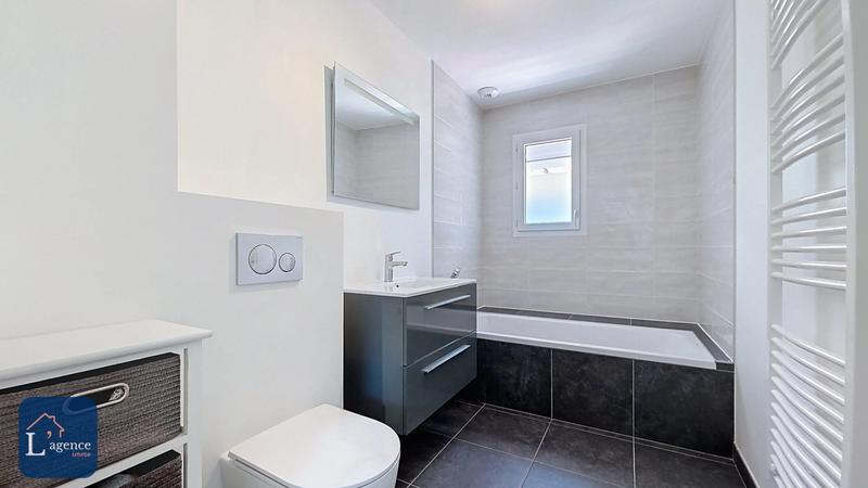 Maison - 304 m² - 8 pièces