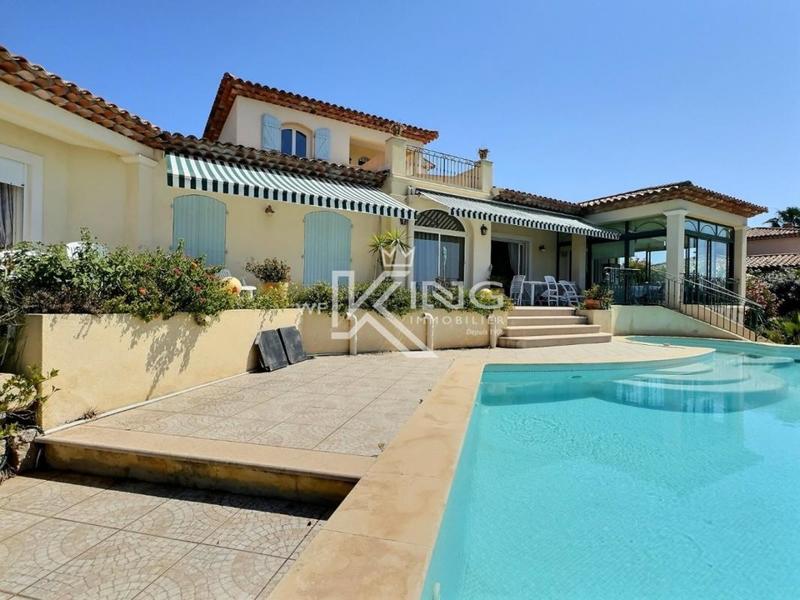 Villa - 250 m² - 5 pièces