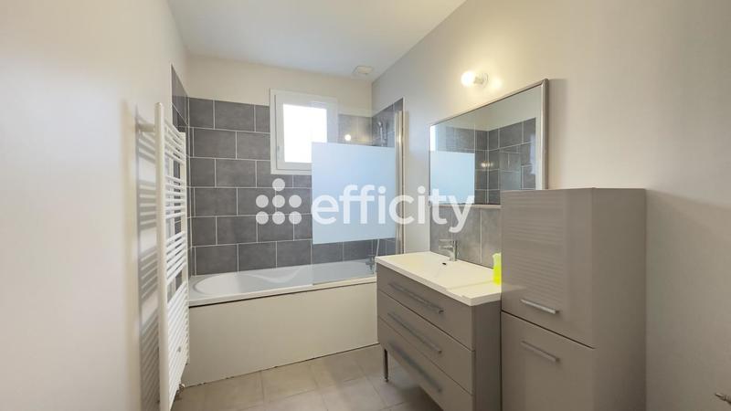 Villa - 80 m² - 4 pièces