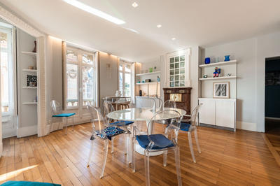 Appartement - 160 m² - 5 pièces